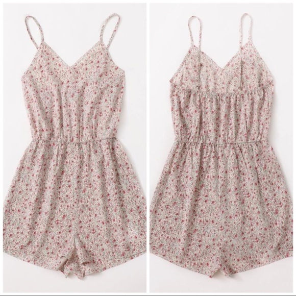 New Floral Romper - Picture 2 of 5